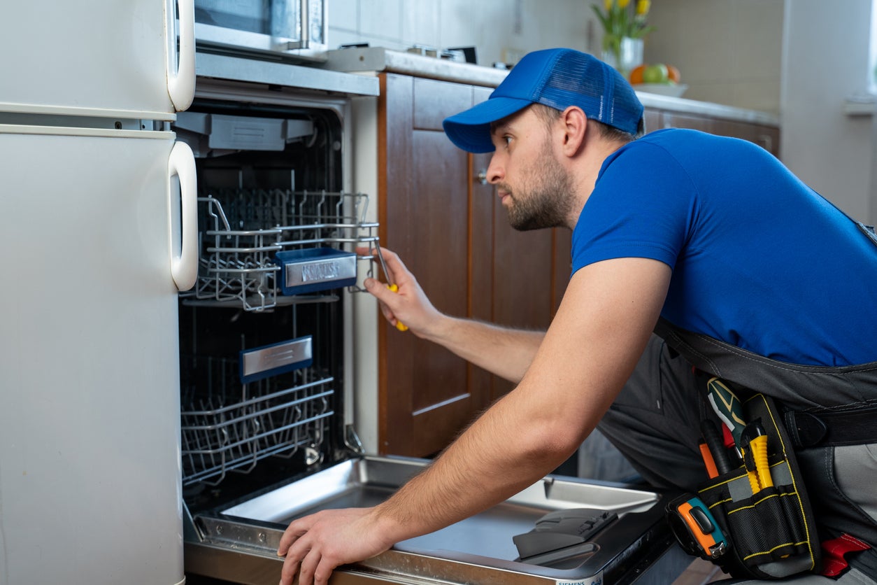 Who Installs A Dishwasher Plumber Or Electrician